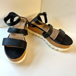 STEVE MADDEN SZ11 PLATFORM BLACK WHITE CORK SANDAL ANKLE STRAP